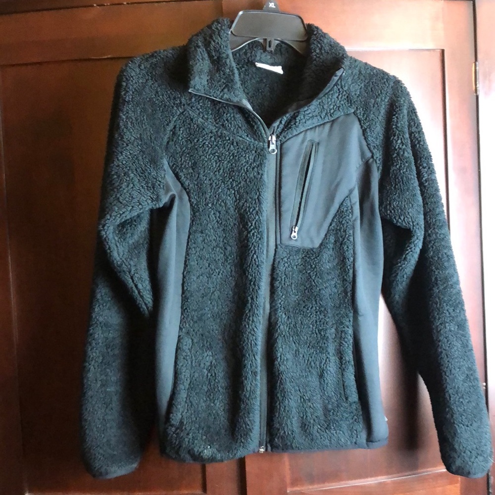 Columbia Super Soft Fuzzy Black Zip Up!